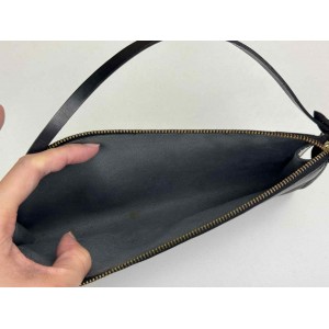 LOUIS VUITTON M52942 EPI LEATHER POCHETTE CLUTCH